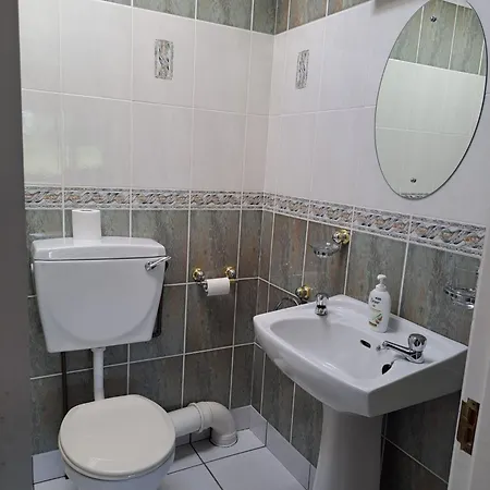 בית הארחה Hilltown House 3*