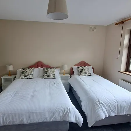 Guest house Hilltown House